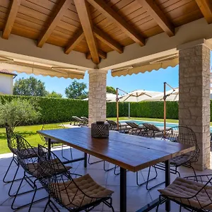 Dionis Villa Kaštelir