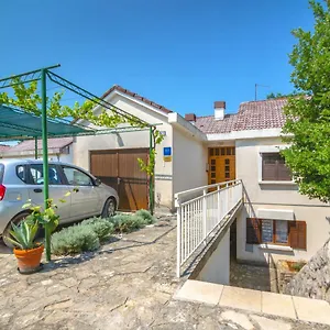 Marja - Apartment Njivice
